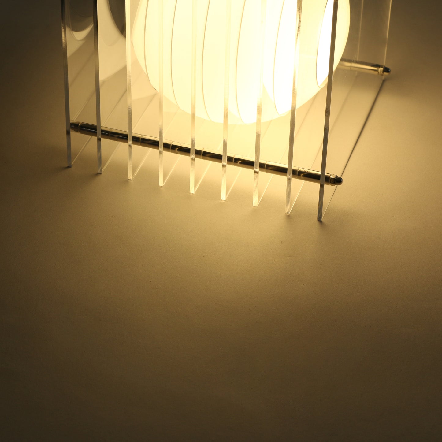 Lớp small square in clear acrylic