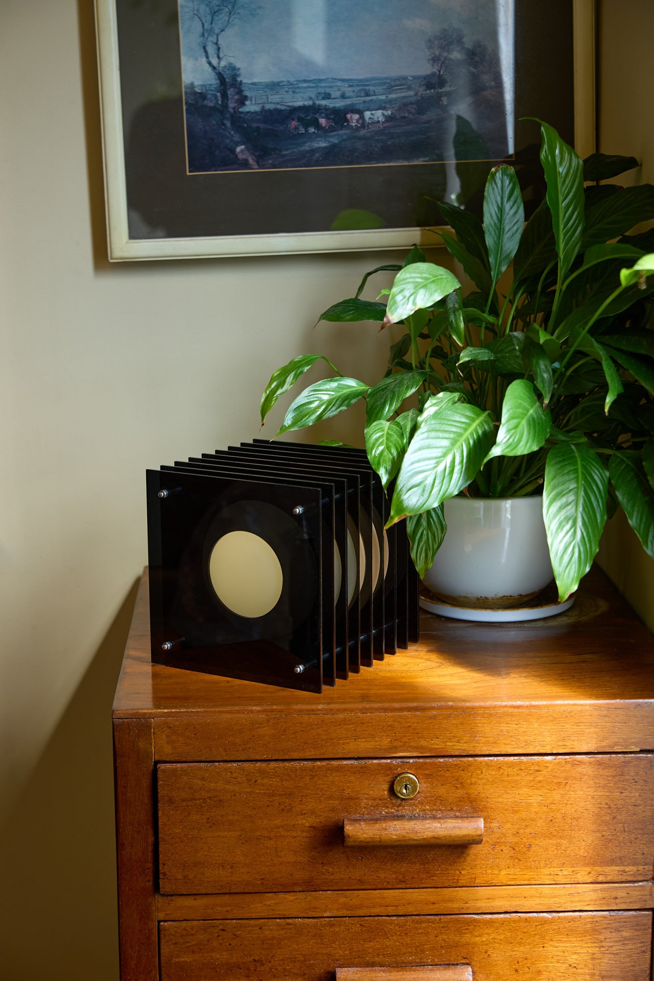 Lớp small square in dark grey acrylic