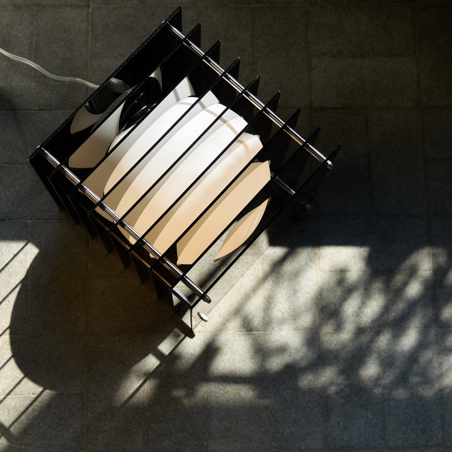 Lớp big square in dark grey acrylic