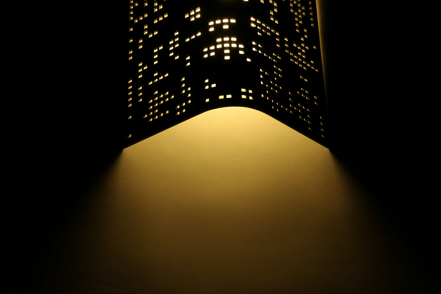 Điểm lamp in black