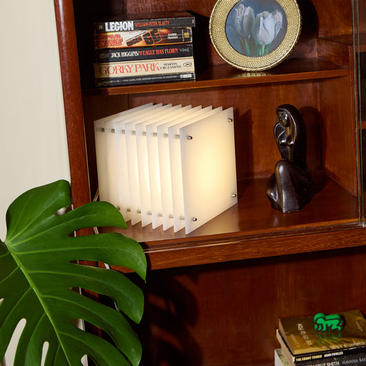 Lớp small square in milky acrylic